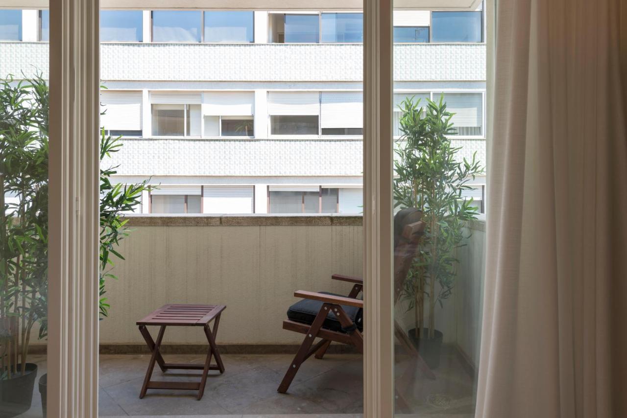 Emporium Deluxe 3Br Apartment W/ Private Parking By Lovelystay OOporto Exterior foto